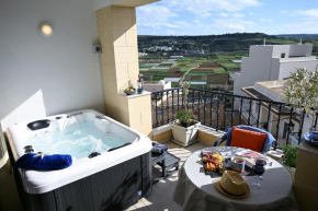 Fl 3 Ta'lonza Luxury With Hot Tub By Homely